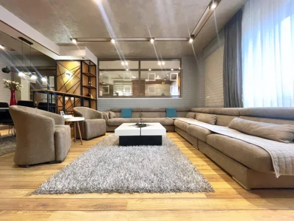 Tirane, jepet me qera apartament 2+1 , 150 m² 1.900 € (Myslym Shyri)