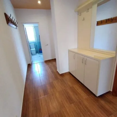 Tirane, jepet me qera apartament 2+1 Kati 2, 120 m² 440 € (5 Maj)