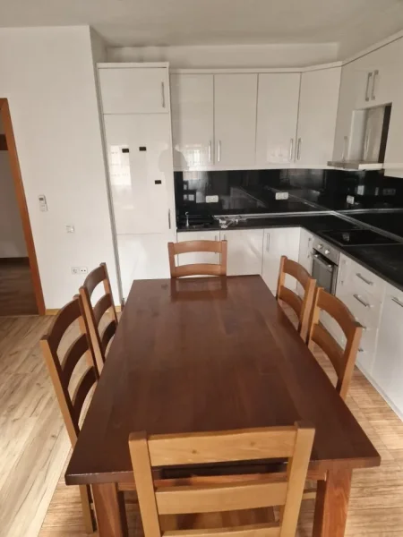 Tirane, jepet me qera apartament 2+1 Kati 3, 95 m² 420 € (5 Maj)