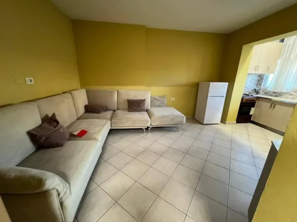 Tirane, jepet me qera apartament 2+1 Kati 5, 70 m² 450 € (Ish restorant durresi)