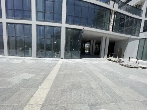 Tirane, jepet me qera ambjent biznesi Kati 0, 114 m² 2.600 € (RRUGA KOSOVAREVE , LAKE VIEW)