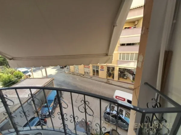 Tirane, shitet apartament 2+1 Kati 2, 103 m² 178.000 € (Stacioni i trenit)