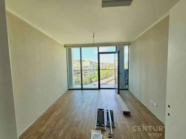 Tirane, jepet me qera vetem 1 dhome 1+1 Kati 6, 90 m² 900 € (liqeni i tiranes)