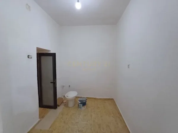 Tirane, jepet me qera ambjent biznesi Kati 0, 45 m² 550 € (rruga e elbasanit)