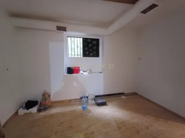 Tirane, jepet me qera ambjent biznesi Kati 0, 45 m² 550 € (rruga e elbasanit)