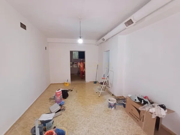 Tirane, jepet me qera ambjent biznesi Kati 0, 45 m² 550 € (rruga e elbasanit)
