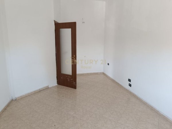 Tirane, jepet me qera apartament 1+1+Aneks Kati 5, 58 m² 500 € (21 dhjetori)