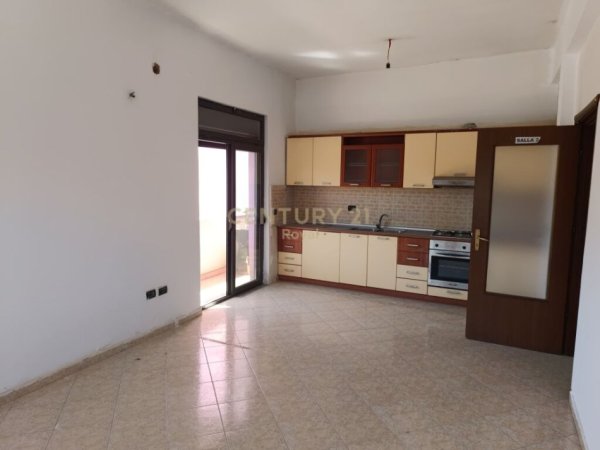 Tirane, jepet me qera apartament 1+1+Aneks Kati 5, 58 m² 500 € (21 dhjetori)