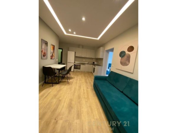 Tirane, jepet me qera apartament 2+1 Kati 1, 75 m² 600 € (inxhinier e ndertimit)