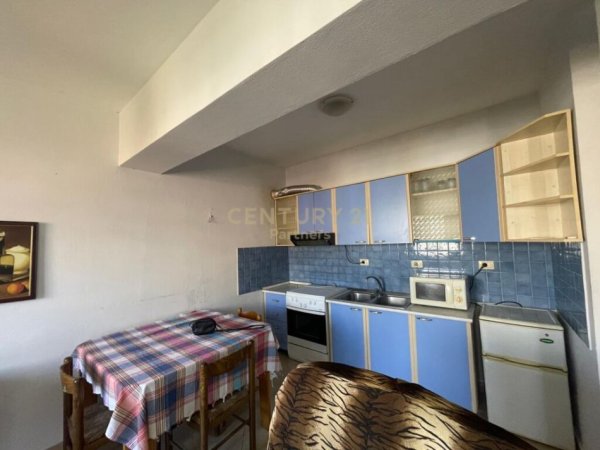 Tirane, jepet me qera apartament 1+1 Kati 3, 400 € (21 dhjetori)