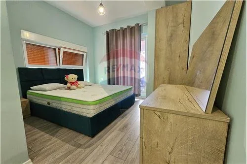 Tirane, jepet me qera apartament 2+1 , 97 m² 500 € (Ali Demi, Shqipëri)