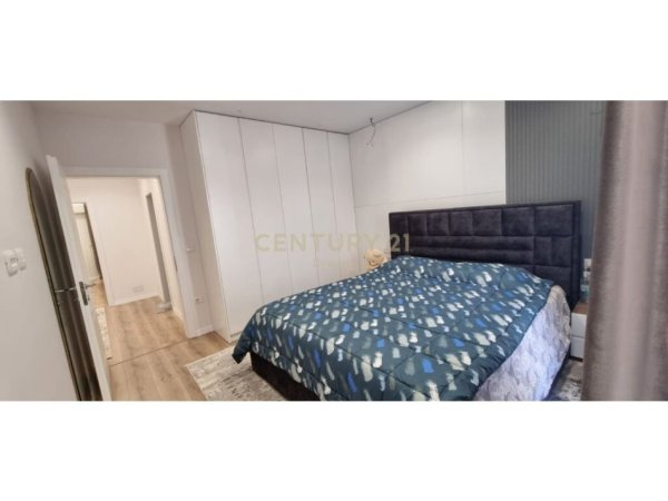 Tirane, jepet me qera apartament 2+1 , 100 m² 1.000 € (rruga e barrikadave)