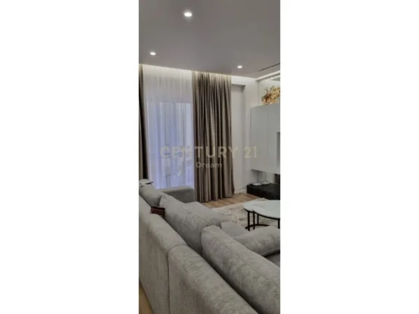 Tirane, jepet me qera apartament 2+1 , 100 m² 1.000 € (rruga e barrikadave)