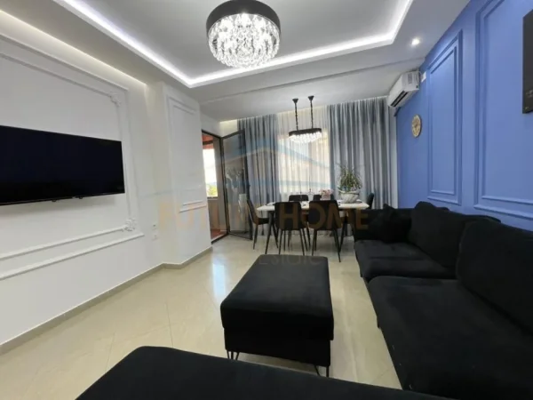 Tirane, jepet me qera apartament 1+1+Ballkon Kati 2, 73 m² 380 € (Unaza E Re)