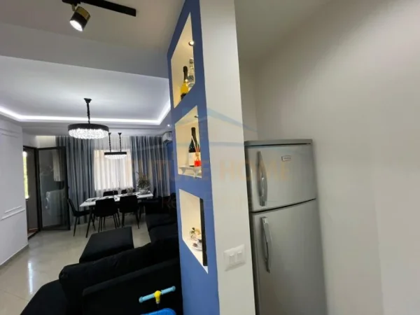 Tirane, jepet me qera apartament 1+1+Ballkon Kati 2, 73 m² 380 € (Unaza E Re)