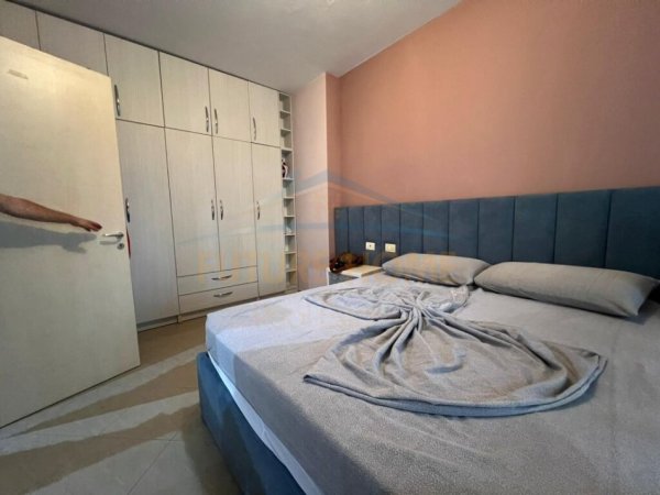 Tirane, jepet me qera apartament 1+1+Ballkon Kati 2, 73 m² 380 € (Unaza E Re)