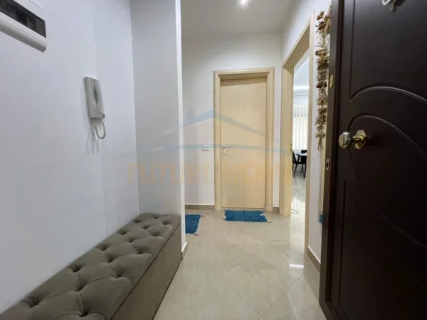 Tirane, jepet me qera apartament 1+1+Ballkon Kati 2, 73 m² 380 € (Unaza E Re)