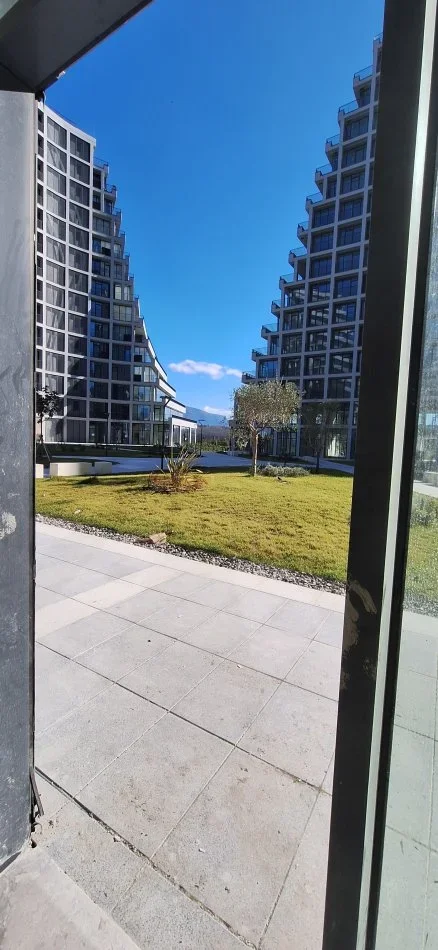 Dyqan  Kompleksi Lake View Kati 0, 42 m² 1.500 €