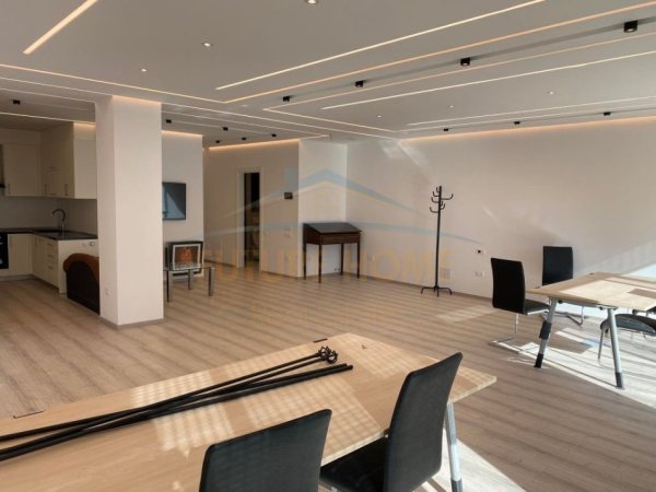 Tirane, jepet me qera ambjent biznesi Kati 7, 110 m² 1.000 € (Ismail Qemali,Bllok)