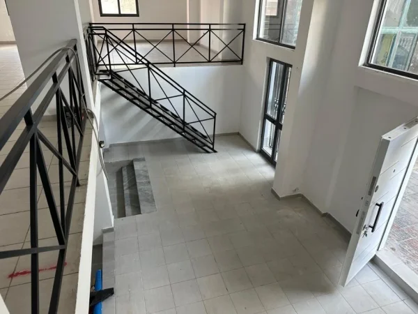 Durres, shitet ambjent biznesi Kati 0, 116 m² (Hekurudha plazh Durres, prane karburant Gega Oil)