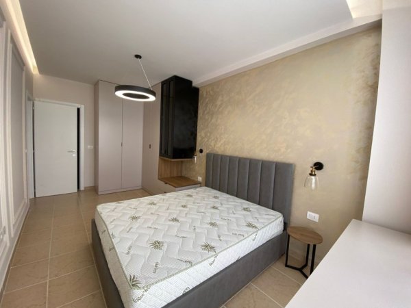 Tirane, jap me qera apartament 2+1+Ballkon Kati 7, 105 m² 750 € (bulevardi i ri)
