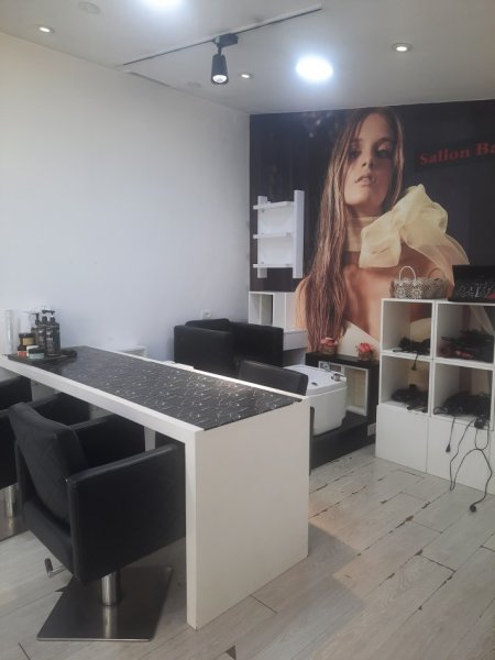 Tirane, shitet aktiviteti biznesi Parukeri Kati 1, 100 m² 22.000 € (Nikolla Tupe,Tirane)