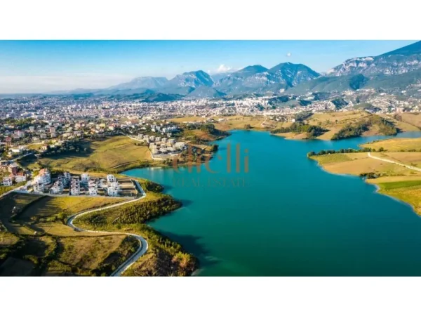 Tirane, shitet toke , 5.100 m² 510.000 € 