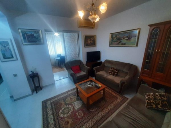 Tirane, jepet me qera apartament 2+1 Kati 1, 75 m² 500 € (Gjergj Fishta)
