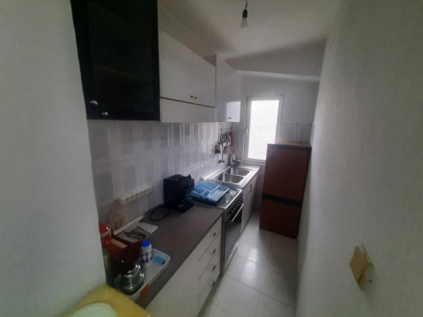 Tirane, jepet me qera apartament 2+1 Kati 1, 75 m² 500 € (Gjergj Fishta)
