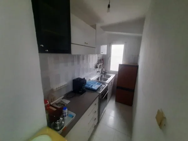 Tirane, jepet me qera apartament 2+1 Kati 1, 75 m² 500 € (Gjergj Fishta)