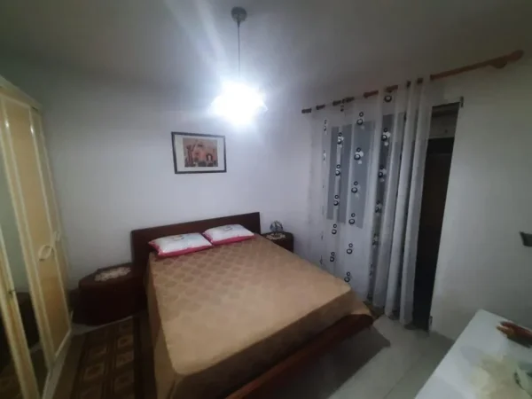 Tirane, jepet me qera apartament 2+1 Kati 1, 75 m² 500 € (Gjergj Fishta)