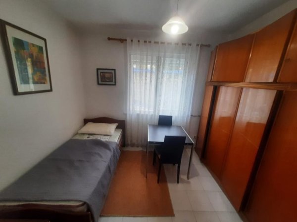 Tirane, jepet me qera apartament 2+1 Kati 1, 75 m² 500 € (Gjergj Fishta)