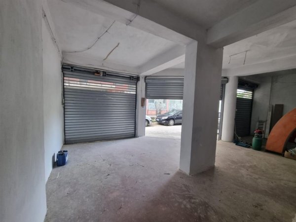 Tirane, jepet me qera ambjent biznesi Kati 0, 170 m² 550 € (FRESK)