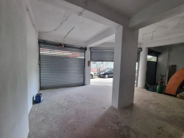 Tirane, jepet me qera ambjent biznesi Kati 0, 170 m² 550 € (FRESK)