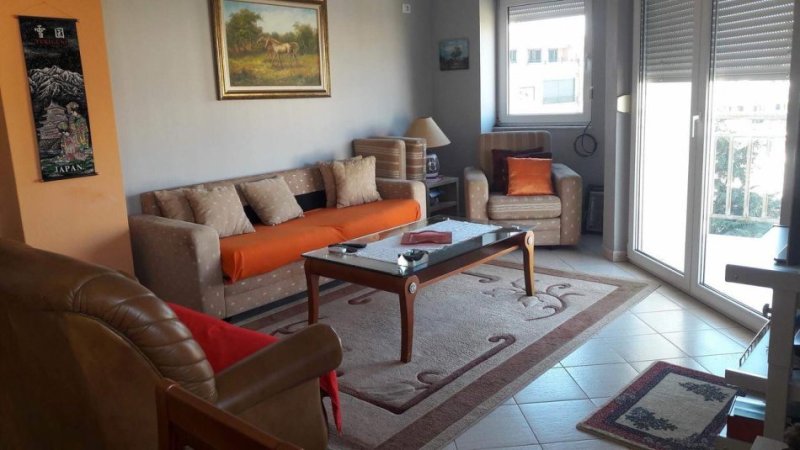 Tirane, jepet me qera apartament 2+1 Kati 8, 90 m² 700 € (RRUGA E ELBASANIT)