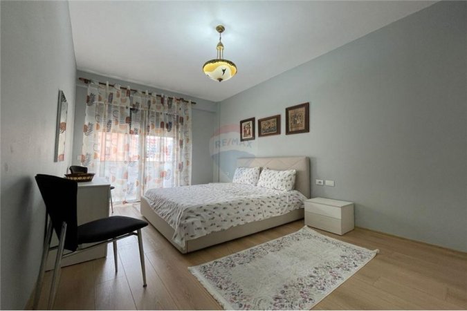 Tirane, jepet me qera apartament 2+1 , 77 m² 500 € (Fusha e Aviacionit)