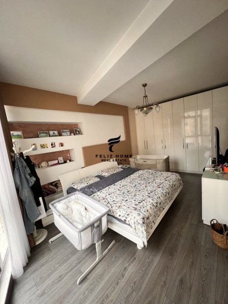 Tirane, jepet me qera apartament 3+1 Kati 7, 156 m² 400.000 € (KOMUNA E PARISIT)