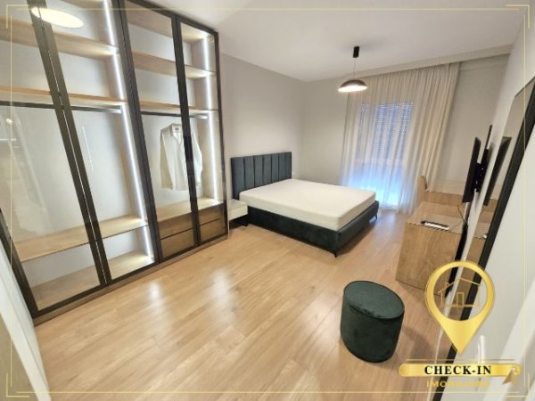 Tirane, jepet me qera apartament 2+1+Aneks+Ballkon Kati 1, 107 m² 1.000 € (Rose Garden Residence, afer Teg)