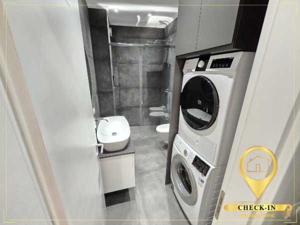 Tirane, jepet me qera apartament 2+1+Aneks+Ballkon Kati 1, 107 m² 1.000 € (Rose Garden Residence, afer Teg)
