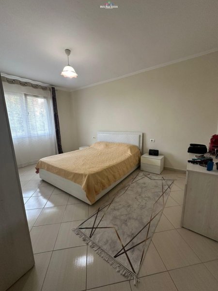 Tirane, jepet me qera apartament 1+1 Kati 3, 65 m² 400 € (rruga e dibres)