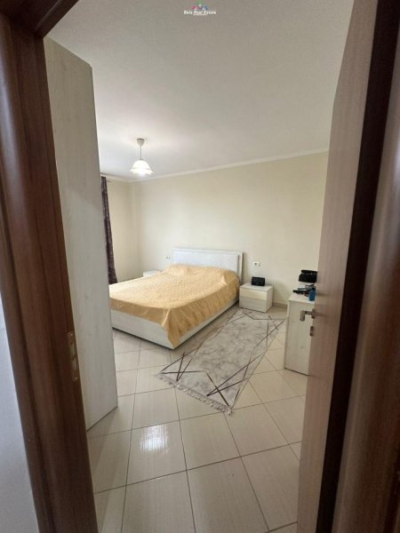 Tirane, jepet me qera apartament 1+1 Kati 3, 65 m² 400 € (rruga e dibres)