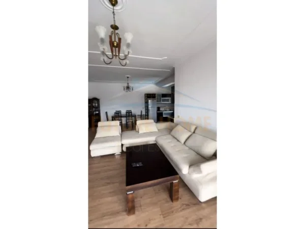 Tirane, jepet me qera apartament 2+1 Kati 4, 160 m² 650 € (Shkolla e Baletit)