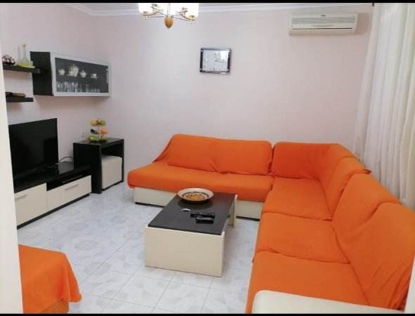 Tirane, jepet me qera apartament 2+1 Kati 5, 70 m² 400 € (brryli)