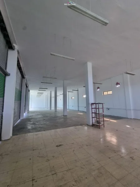 Tirane, shes magazine Kati 0, 3.000 m² 600.000 € (autostrada tirane durres)