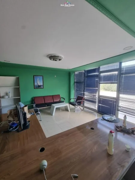 Tirane, shes magazine Kati 0, 3.000 m² 600.000 € (autostrada tirane durres)