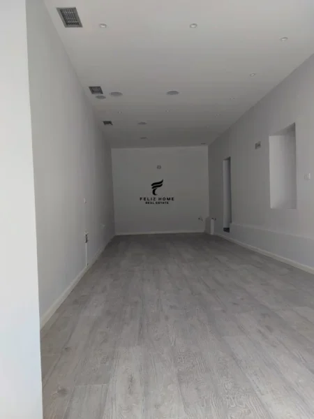 Tirane, shitet dyqan Kati 0, 52 m² 250.000 € (RRUGA BARDHYL)