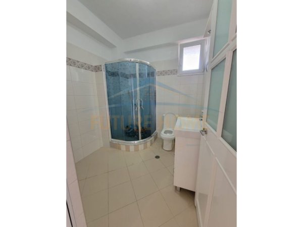 Tirane, jepet me qera apartament 2+1 Kati 2, 90 m² 400 € (Qera, Apartament 2+1, Fresk, Tiranë)
