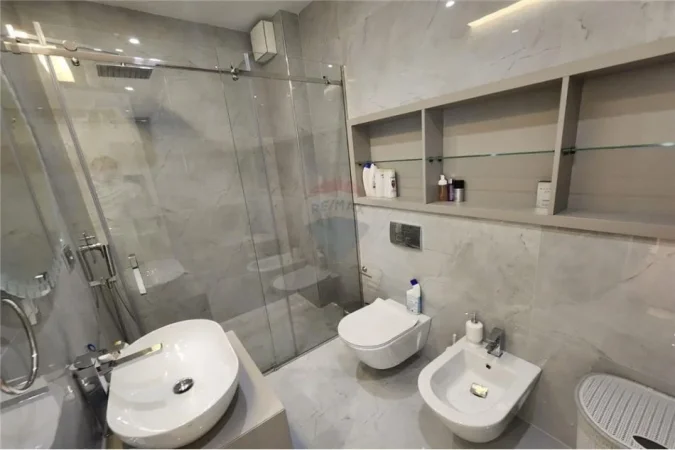 Tirane, shitet apartament 2+1 , 125 m² 290.000 € (SHITET APARTAMENT 2+1+2 TEK BULEVARDI I RI)