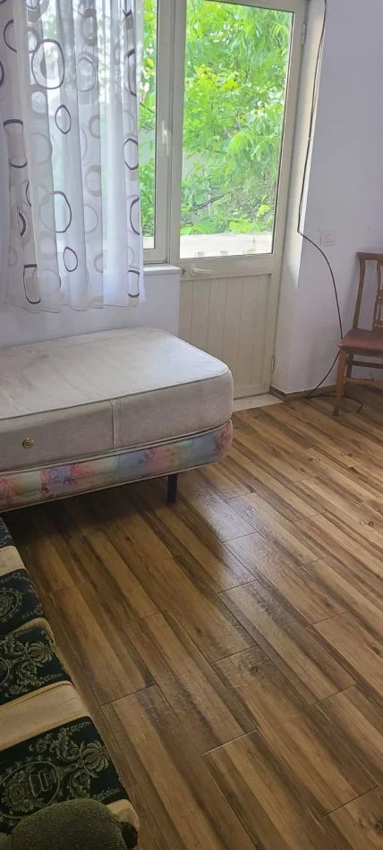 Tirane, jepet me qera garsonier 1+1 Kati 2, 40 m² 240 € (Ali Demi)