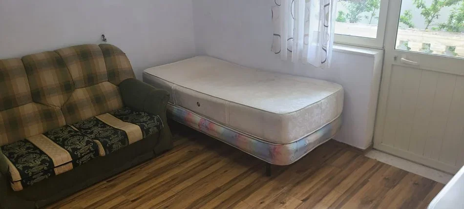 Tirane, jepet me qera garsonier 1+1 Kati 2, 40 m² 240 € (Ali Demi)